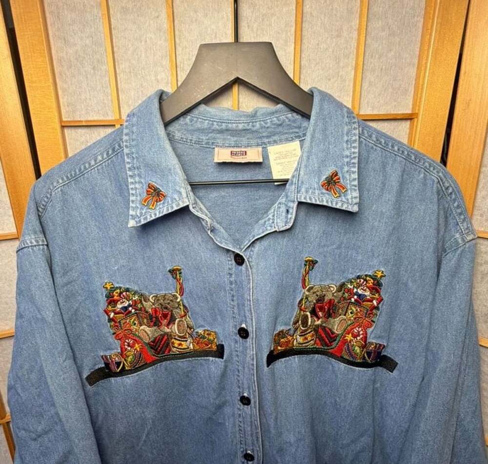 1990’s Faded Glory Denim Shirt Size 18W/20W Christmas Bears Embroidered